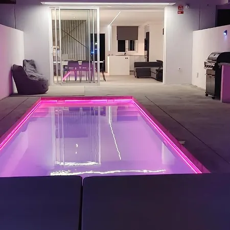 Sun Sea Villa-heated Pool