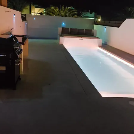 Sun Sea Villa-heated Pool