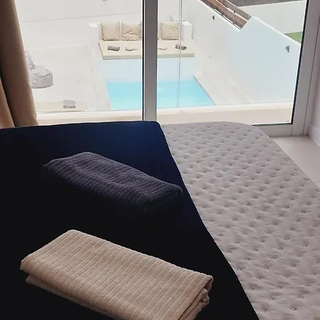 Sun Sea Villa-heated Pool Κοραλέχο